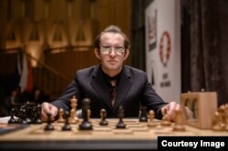 Кадр из фильма "Чемпион мира" с Константином Хабенским