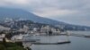 Вид на Ялтинский морской порт