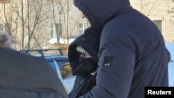 Предположительно мать Алексея Навального посетила колонию N3 в посёлке Харп, 17 февраля 2024 года