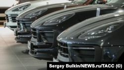 Илустрација, луксузни автомобили 