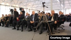 По итогам встречи представителей Координационного совета политических партий и общественных организаций с творческой и научной интеллигенцией было принято заявление на абхазском языке, его текст будет переведен и опубликован позже