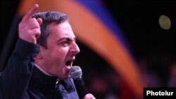 სომხეთის პარლამენტის ოპოზიციის დეპუტატი იშხან საღათელიანი 