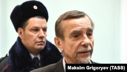 Лев Пономарёв в Мосгорсуде 5 декабря, перед рассмотрением апелляции на его арест