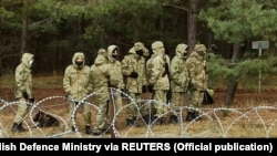 Беларускія памежнікі на беларуска-польскай мяжы. Архіўнае фота