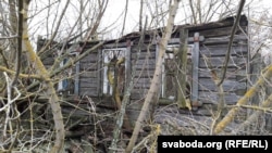 Безгаспадарныя хаты-развалюхі
