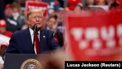 Дональд Трамп на предвыборном митинге в начале марта 2020, штат Северная Каролина