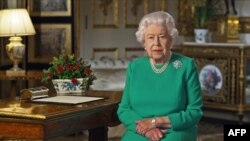 Королева Великобритании Елизавета II во время обращения к нации, 5 апреля 2020 года 