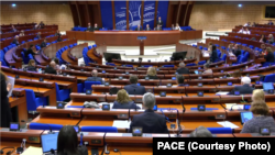 ПАРЄ ухвалила резолюцію про створення платформи для діалогу з російськими демократичними силами у вигнанні, наголосивши на необхідності об’єднання цих сил 
