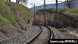 Раніше низка кримських та російських ЗМІ повідомляли про відновлення залізничного сполучення з Криму до окупованого російськими військами Херсона