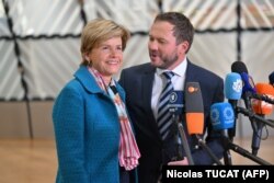 Ministra Afacerilor Externe a Letoniei, Baiba Braze și omologul său din Estonia, Margus Tsahkna, fac declarații de presă în cadrul Consiliului Afaceri Externe, la sediul Consiliului European din Bruxelles, 27 ianuarie 2025. Ambele țări baltice susțin inițiativa cehă.