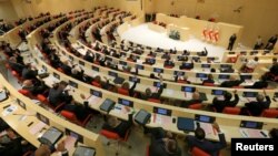 Парламентское большинство в ускоренном порядке провело процедуры для преодоления президентского вето