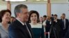Өзбекстан президенті Шавкат Мирзияев пен оның әйелінің Бішкекте түскен суреті. 