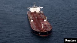 Petrolierul Boracay și-a reluat cursa spre India, potrivit AFP.