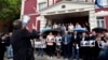 В случае принятия непопулярного решения участники митинга пригрозили перенести эпицентр протестного движения к канцелярии правительства