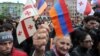 Самый крупный митинг памяти у стен посольства Турции в Тбилиси состоялось в 2015 году, когда на митинг пришло до четырех тысяч человек.