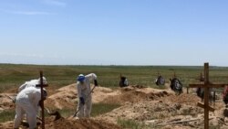 Коронавирустан қайтыс болғандарды жерлеуге арналған зират. Алматы облысы Қараой ауылының маңы, 25 мамыр 2020 жыл.