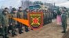 Камандзір беларускага 56-га асобнага палку сувязі падпалкоўнік Павел Чайка сустракае расейскіх вайскоўцаў з 200-й асобнай гвардзейскай мотастралковай Печангаўскай брыгады разам з тэхнікай на станцыі Азярышча пад Менскам. 30 красавіка 2025 году