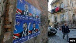 Оппозиция считает, что увольнение губернаторов напрямую связано с предвыборными маневрами большинства
