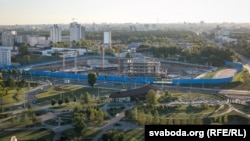 Архіўнае фота. Будаўніцтва шматфункцыянальнага комплексу «Газпром Цэнтар» у Менску. Верасень 2016 году