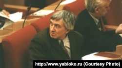 Дзесяць гадоў таму памёр журналіст, дэпутат Дзярждумы Расеі Юры Шчакачыхін.