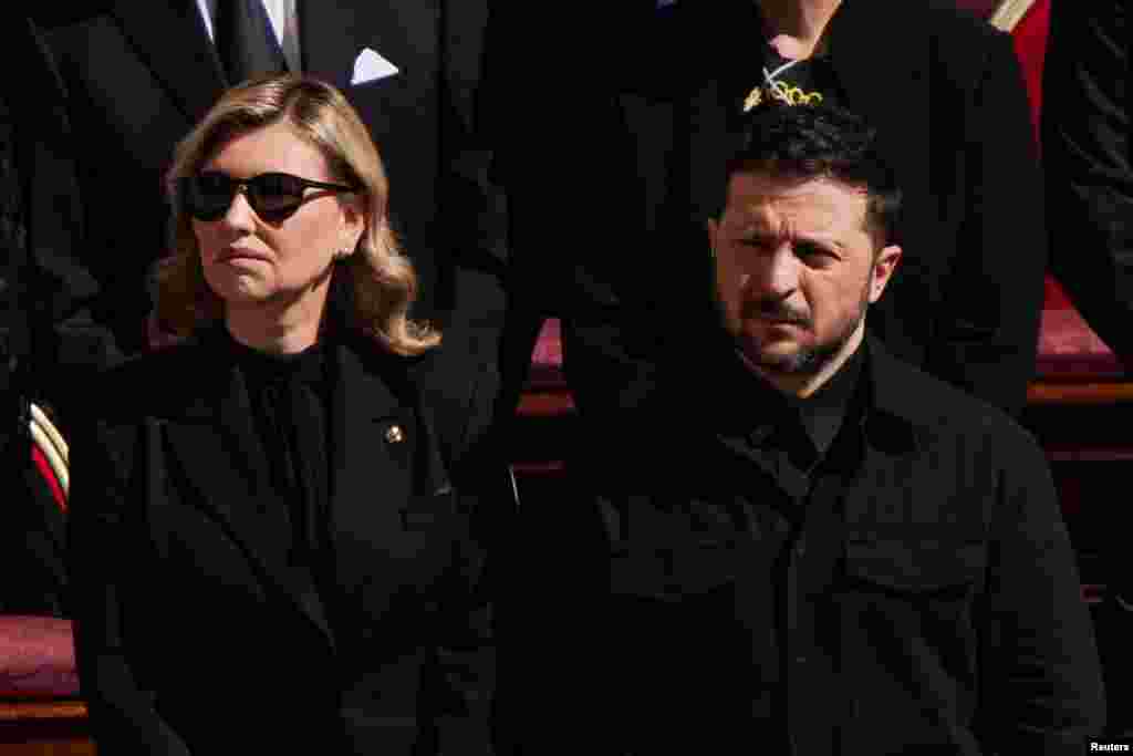 Ukrajinski predsjednik Volodimir Zelenski i njegova supruga Olena Zelenska u Vatikanu.