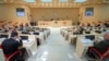 Судя по сегодняшней реакции представителей правящей коалиции, просьба администрации президента не поможет ему избежать повторения прошлогодней картины – пустующих правительственной и гостевой лож