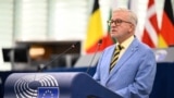 Міхаель Ґалер доповідає на на пленарному засіданні Європарламенту про дії ЄС для забезпечення гарантій безпеки та справедливого миру для України. Страсбург, Франція, 9 вересня 2025 року