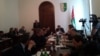Разговоры о том, что необходимо сократить раздутый чиновничий аппарат и оптимизировать систему госуправления, ведутся давно. «Долго говорить, но ничего не делать, – это плохо», – заявил Рауль Хаджимба