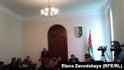 По результатам обсуждения постановление приняли, но срок вступления в силу отложили на три месяца, а за это время решили доработать все необходимые нормативные акты