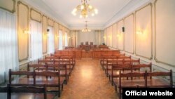 Коллегия Верховного суда восстановила истцу – Тамаре Меаракишвили – процессуальный срок для подачи кассационной жалобы на решение Ленингорского райсуда, признавшего ее увольнение с работы законным