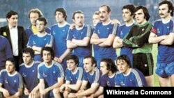 После финального матча за Кубок обладателей кубков УЕФА. Виталий Дараселия – крайний слева в нижнем ряду