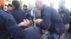 В докладе отмечается, что в Грузии по-прежнему остаются проблемы, связанные со свободой собрания, а также превышениями полномочий со стороны правоохранительных органов
