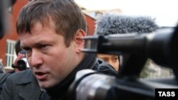 Леонид Развозжаев у Следственного комитета, 2012