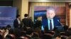 Президент Нұрсұлтан Назарбаев үкіметтің кеңейтілген отырысында сөйлегенін тамашалап отырған журналистер. Астана. 9 ақпан, 2018 жыл. Баспасөз орталығының мониторынан түсірілген сурет.