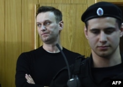 Ресей соты залында тұрған Алексей Навальный.