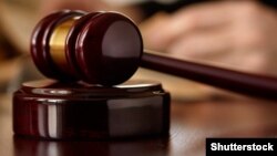 Ранее с иском о защите чести, достоинства и деловой репутации против Марины Гумба в суд обращалась автор этого материала. Сегодня суд рассматривал аналогичный иск против нее, но поданный уже другим истцом