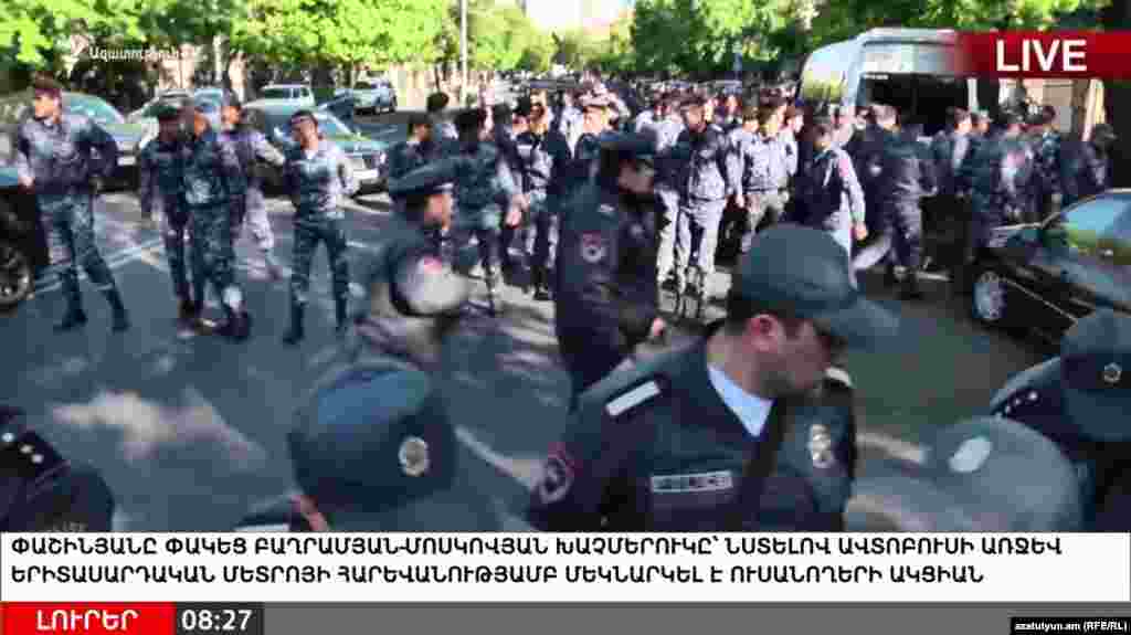 Еревандағы Баграмян даңғылы бойындағы наразылар. Ереван, 16 сәуір 2018 жыл.&nbsp;