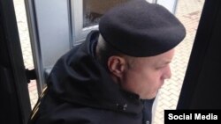 Фота міліцыянта з Фэйсбуку Тацяны Равякі. 
