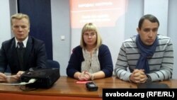 Віталь Рымашэўскі, Вольга Кавалькова і Павал Севярынец падачас прэсавай канфэрэнцыі