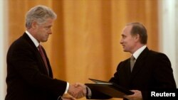 Од Клинтон до Трамп - Самитот во Алјаска ќе биде 49-та средба на Путин со американски претседател