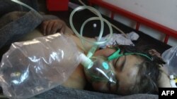 Ребёнок в больнице после химической атаки в Идлибе