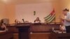 Судья Кама Аристава приняла от каждой стороны представленные документы и объявила перерыв до пятницы