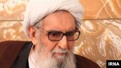 آستان قدس می‌گوید که تخلف مالی در زمان عباس واعظ طبسی رخ داده است.