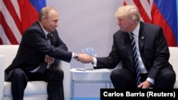 Встреча президентов России и США - Владимира Путина и Дональда Трампа - в Германии