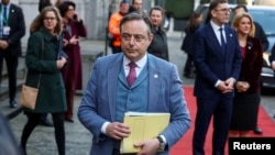 На тлі дискусій щодо використання заморожених російських активів для допомоги Україні прем’єр Бельгії виступив із критичними зауваженнями про відсутність прозорості в цьому процесі