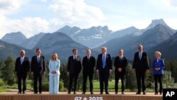 „დიდი შვიდეულის“(G7) წევრი სახელმწიფოების ლიდერების და ევროკავშირის ხელმძღვანელების სამახსოვრი ფოტო კანადაში, G7-ის სამიტზე