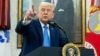 Трамп му се закани на Путин со царини за нафтата, од Зеленски бара договор за минералите