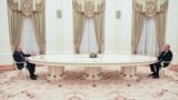 Президент России Владимир Путин и президент Азербайджана Ильхам Алиев встречаются в Кремле, Москва, 22 февраля 2022 года