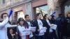 В неправительственном секторе растет недовольство правительством, считающим себя приверженцем прозрачной политики действий. Власти приняли очередное непопулярное решение, утверждают общественники