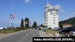 Еще в прошлом году Народный защитник Уча Нануашвили рекомендовал аджарским властям восстановить права на частное имущество жителям Гонио